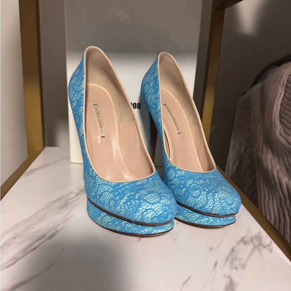 NICHOLAS KIRKWOOD blue lace overlay leather heels